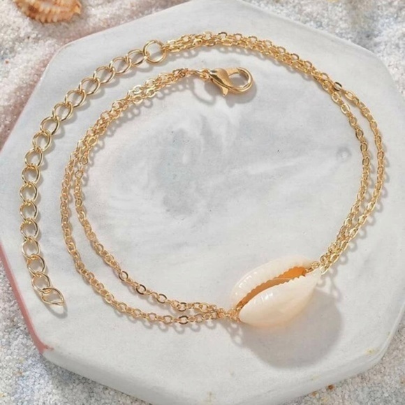3/$30 💛 Conch Shell Anklet - Picture 2 of 3